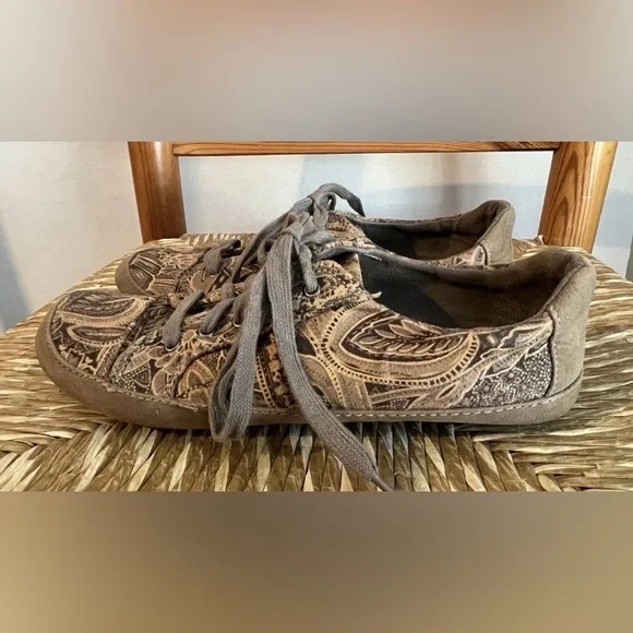 🌿 Cloud 9 Brown Paisley Comfort Sneakers – Boho Style Lace-Up Shoes (Size 8.5 M) - Picture 4 of 9